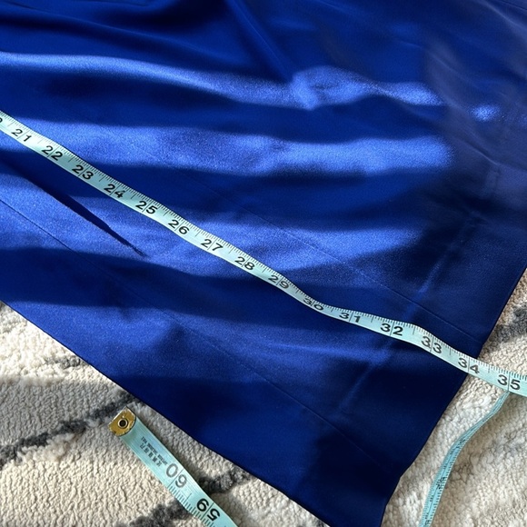 Tahari Women's Dress Tahari ASL Blue Satin Sleeveless Ruched Sheath Size 6P NWT - Picture 6 of 7